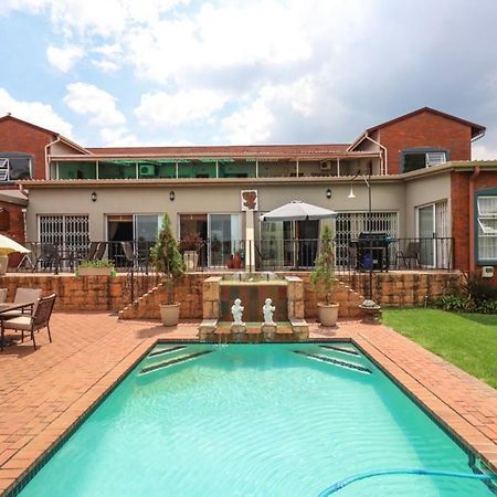 The Lakehouse Guest House Brakpan ภายนอก รูปภาพ