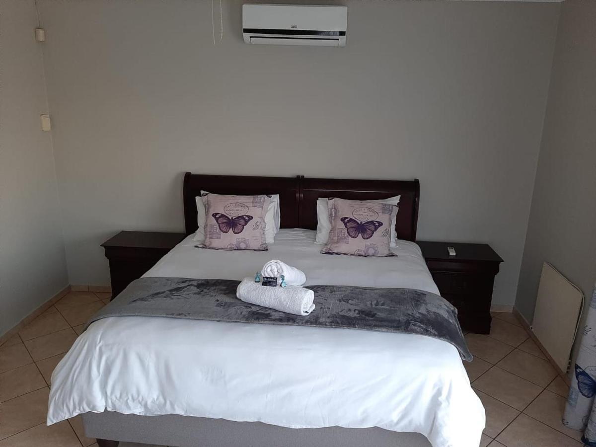The Lakehouse Guest House Brakpan ภายนอก รูปภาพ