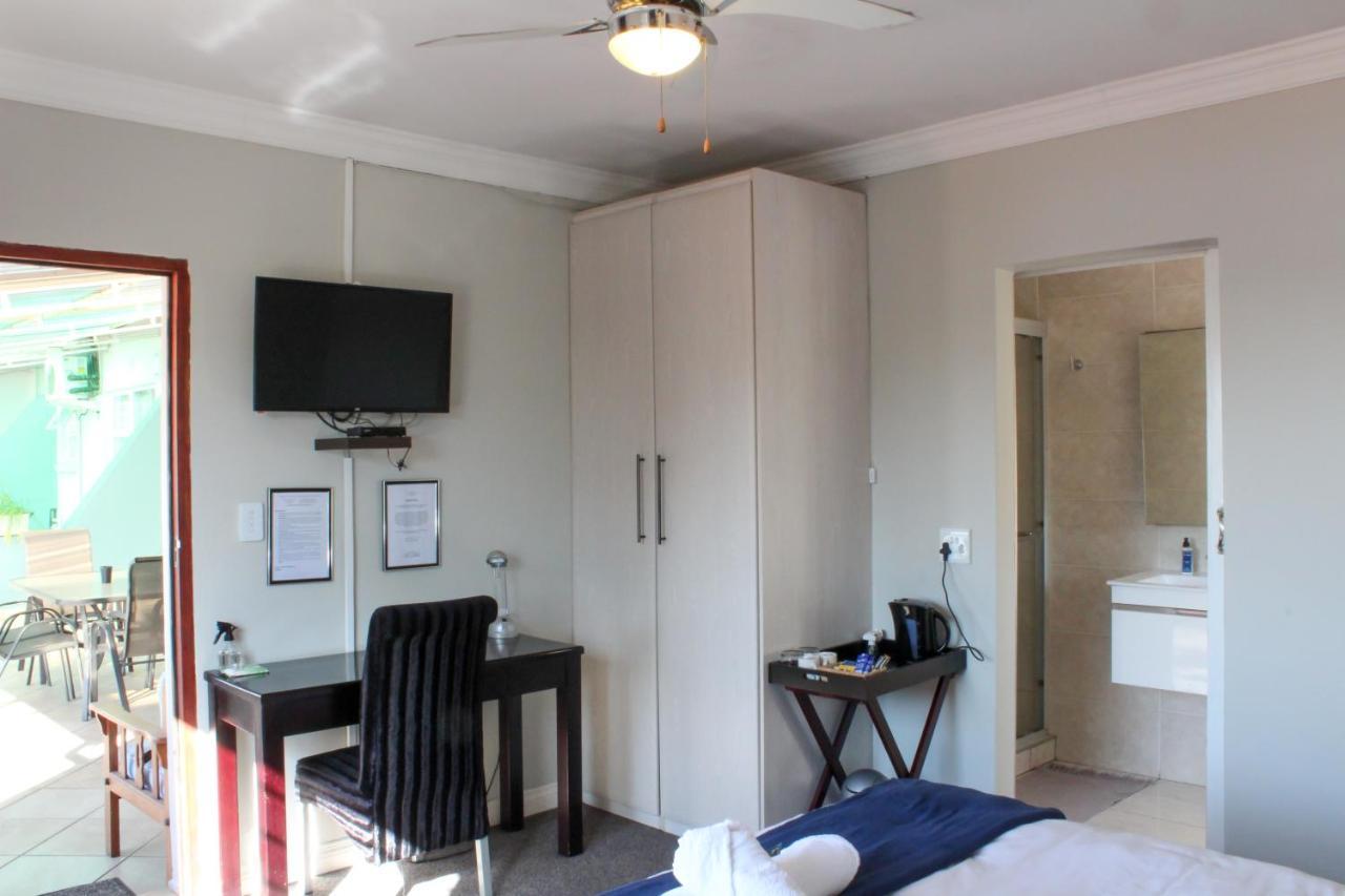 The Lakehouse Guest House Brakpan ภายนอก รูปภาพ