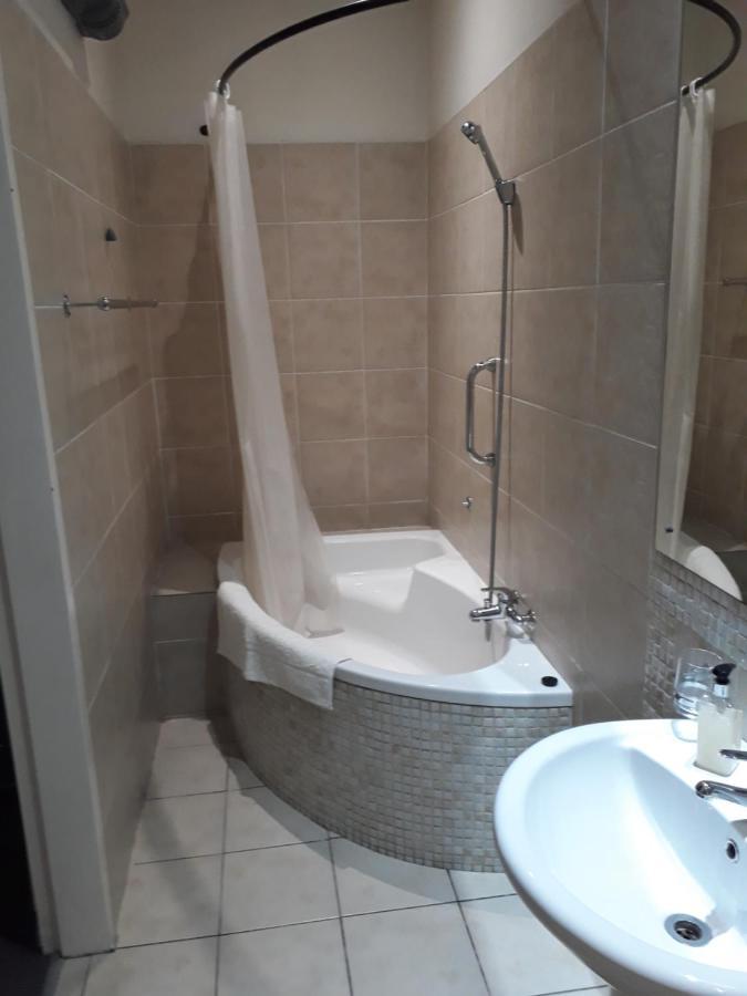 The Lakehouse Guest House Brakpan ภายนอก รูปภาพ